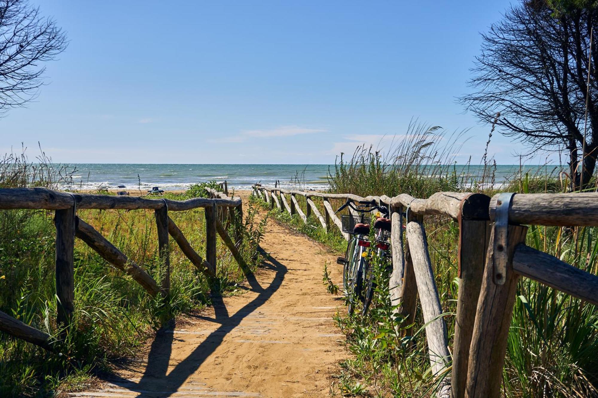 Well Equipped Apartment With Pool - Beahost Bibione Esterno foto